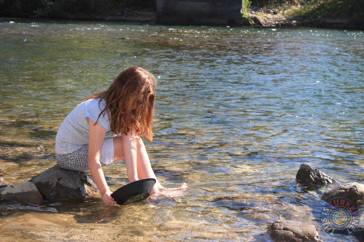 gold_panning activity for families , gold panning full day out